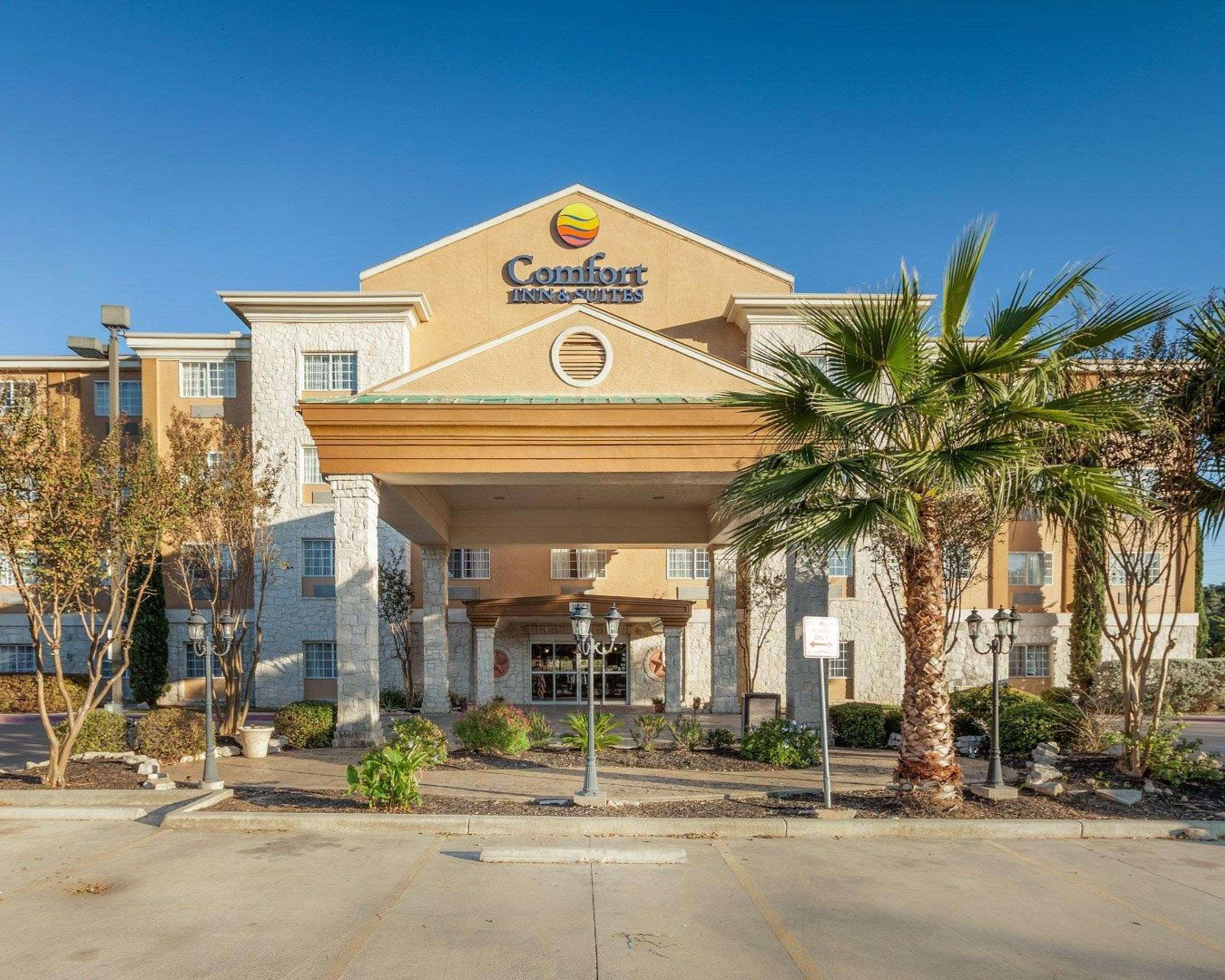 Comfort Inn & Suites Texas Hill Country Берне Экстерьер фото