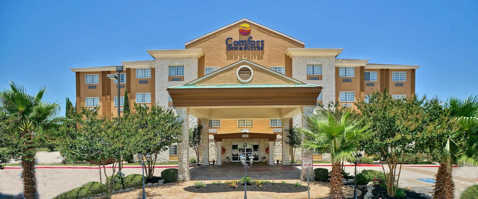 Comfort Inn & Suites Texas Hill Country Берне Экстерьер фото